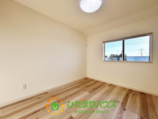 ワイウッドコート加須市南篠崎第３期　新築一戸建て　02の洋室