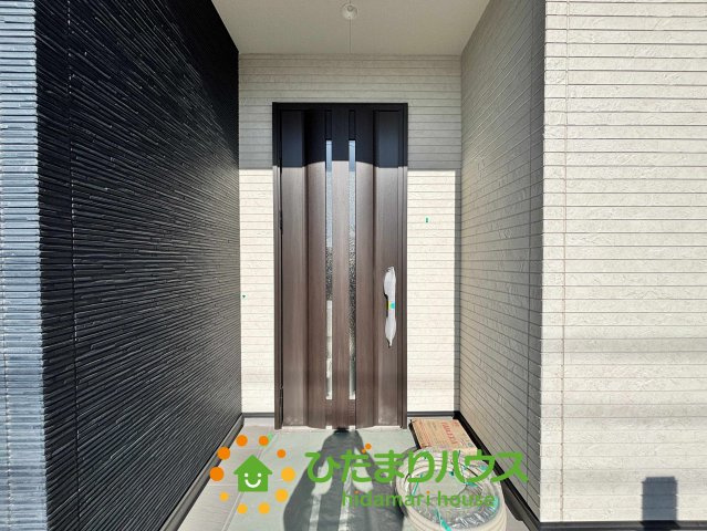 ワイウッドコート加須市南篠崎第３期　新築一戸建て　02の玄関