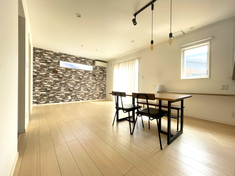 多肥上町　戸建の居間・リビング