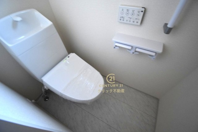 リーブルガーデン  北茨城市平潟町　1期　1のトイレ|毎日使う空間と機能だから、いつまでも清潔なスペースであってほしいのがトイレです。お掃除しやすいシンプルなデザインです。