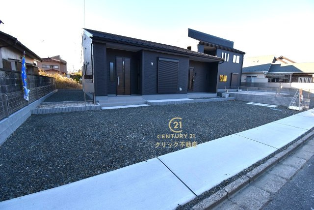 リーブルガーデン  北茨城市平潟町　1期　1の駐車場|駐車場は十分なスペース。ご家族それぞれが車をご所有の場合や、来客の際も安心です。
内覧可能です。ご予約はHPから、またお電話でもお気軽にどうぞ。