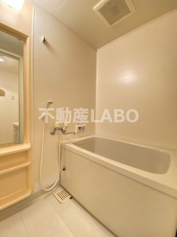 シャトー弁天弐番館の浴室