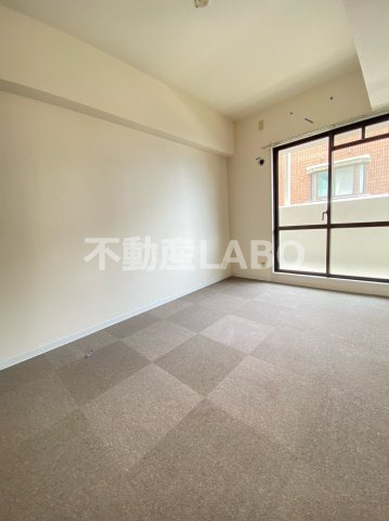 シャトー弁天弐番館の洋室