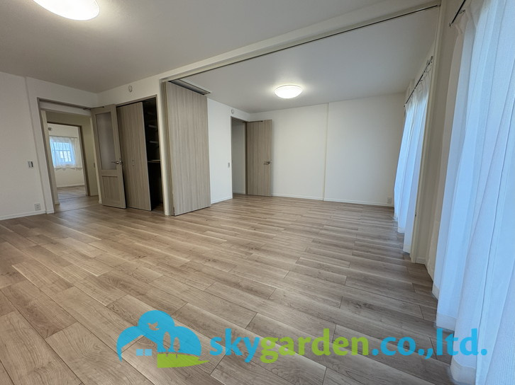 コーポ鵠沼Ｂ棟の居間・リビング|ゆったり過ごせる居間です