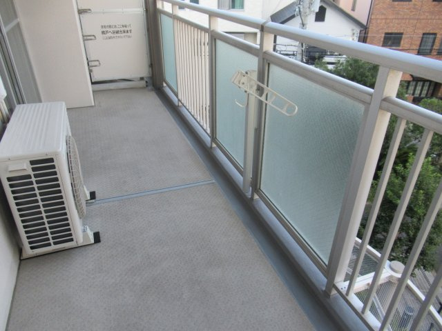 フレール浜山２ＬＤＫのバルコニー|広々としたバルコニーです