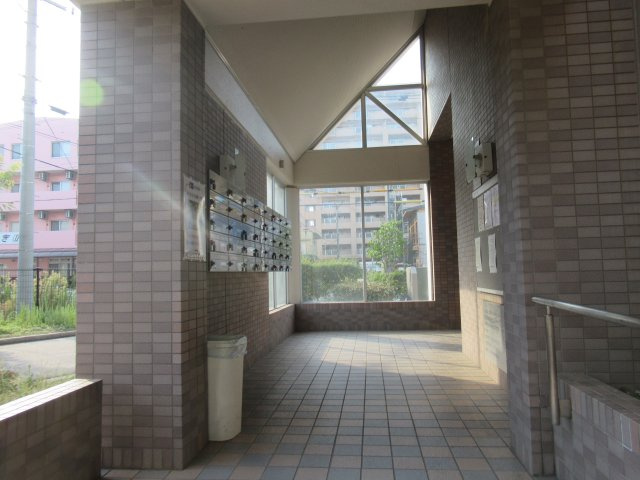 フレール浜山２ＬＤＫのロビー|落ち着いたロビーです