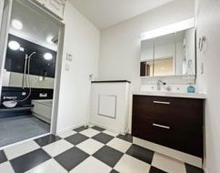 【脱衣所】 | 座間市広野台1丁目 中古戸建て | 脱衣室