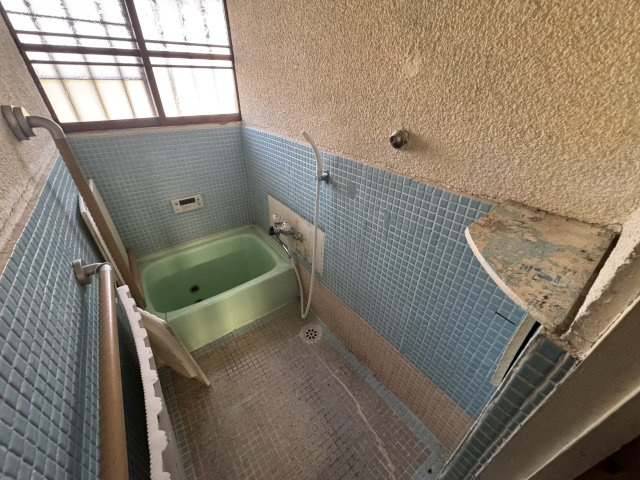 古宮アンティークな家の浴室|落ち着いた空間のお風呂です