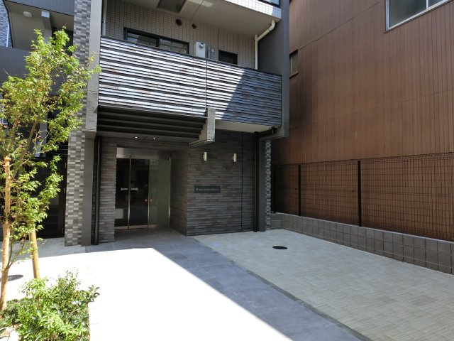 Ａｕｇｕｓｔａ　Ｒｅｓｉｄｅｎｃｅ　新小岩の玄関