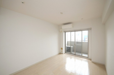 【居間・リビング】 | ウィルテラスなんば南（旧：サムティナンバ南）