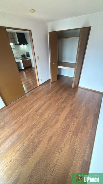 ドエル尾崎の洋室