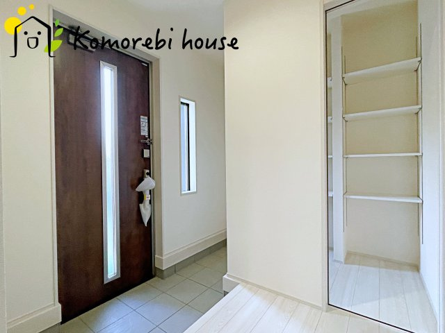 鴻巣市袋　第2　新築一戸建て　リーブルガーデン　01の玄関|ゆったりとした玄関です