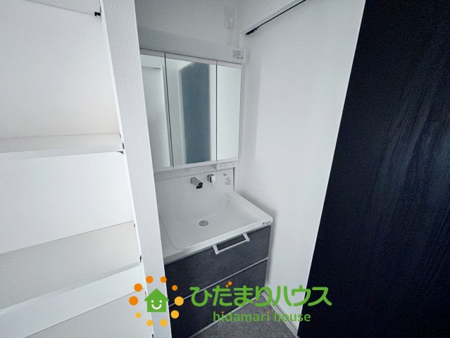 ワイウッドコート加須市南篠崎第３期　新築一戸建て　03の独立洗面台