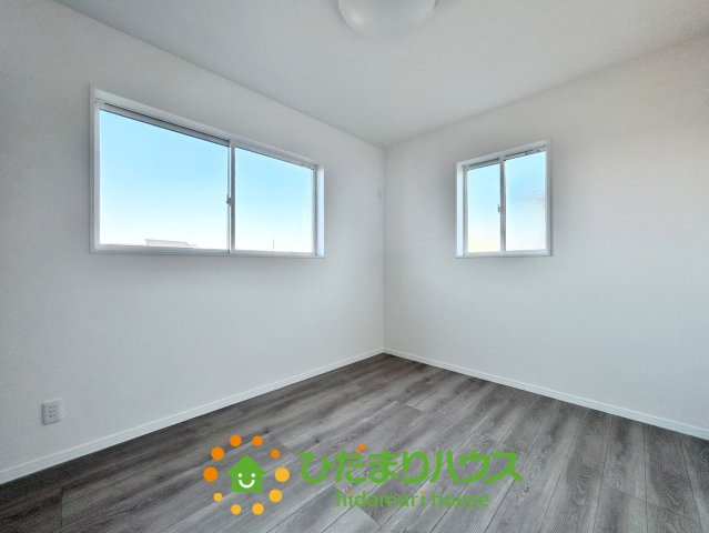 ワイウッドコート加須市南篠崎第３期　新築一戸建て　03の洋室