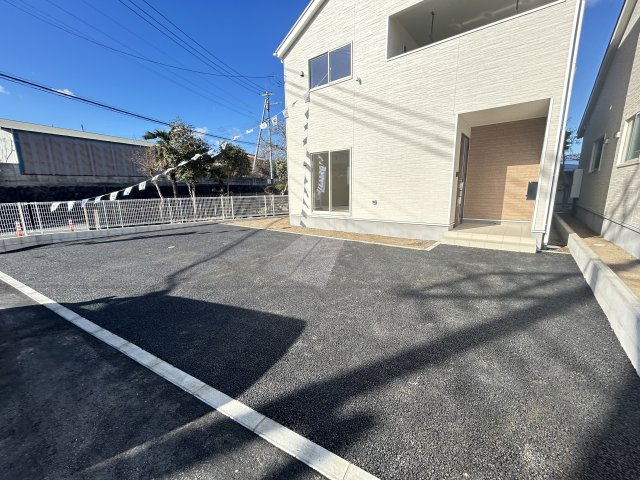 新築　高崎市下里見町第1　クレイドルガーデン　1号棟の駐車場|現地写真　駐車スペースは並列2台分可能です！
