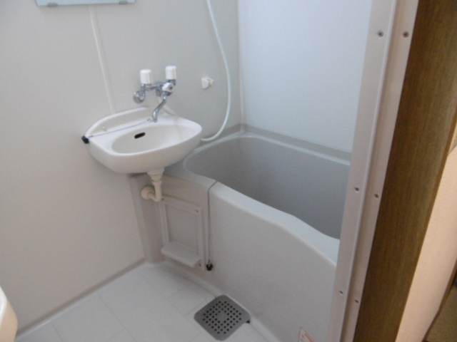 【浴室】 | アムール K・T・T・M