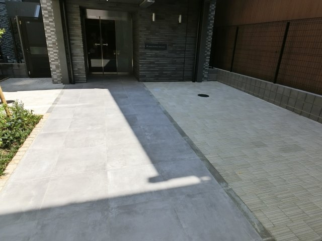 Ａｕｇｕｓｔａ　Ｒｅｓｉｄｅｎｃｅ　新小岩の玄関