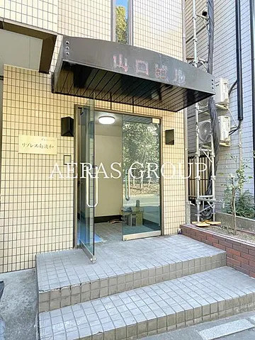 リブレス南浦和のエントランス