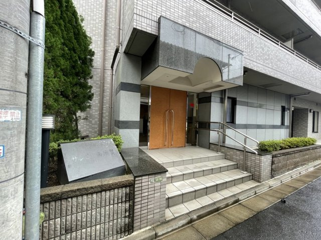 サンピア西須賀のエントランス