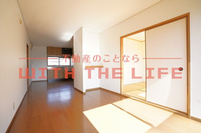 セジュール幸Ⅱ【キャッシュバック対象物件】の居間・リビング|使いやすい居間です