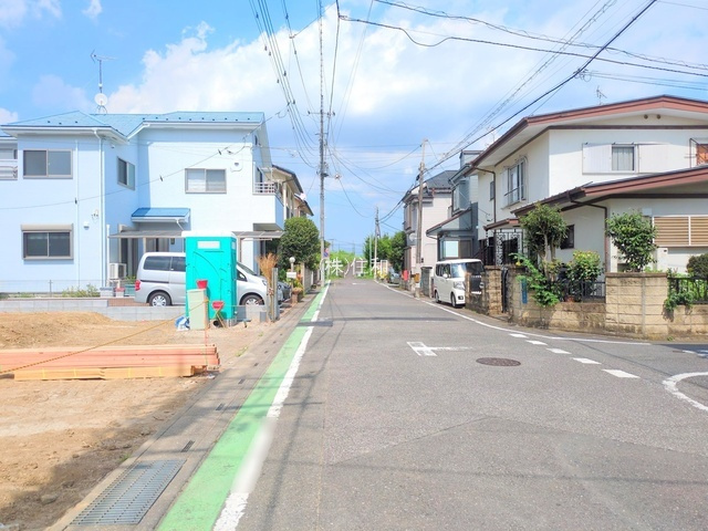 富士見市水谷東１丁目の新築一戸建の前面道路含む現地写真