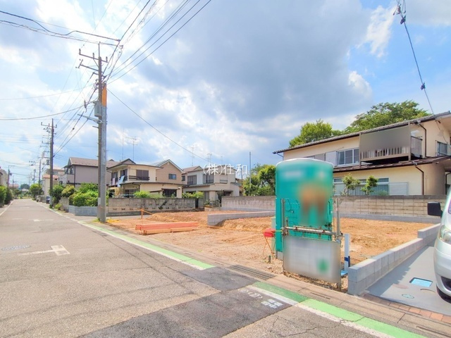 富士見市水谷東１丁目の新築一戸建の前面道路含む現地写真