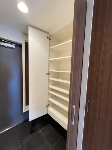 大阪市都島区毛馬町２丁目の賃貸マンションの玄関