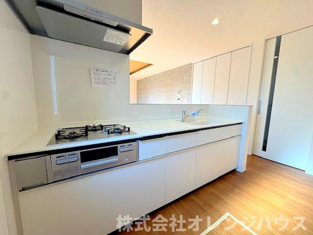 【キッチン】 | 座間市南栗原6丁目　新築分譲住宅　全1棟 | 対面式システムキッチン　写真撮影【2026.1】