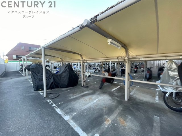 屋根付き駐輪場