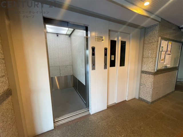 エレベーター２基