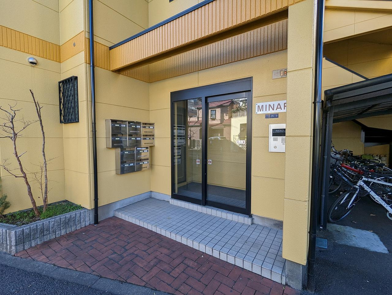 ミナレットのエントランス