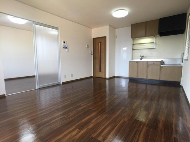 ルミエール赤坂の居間・リビング