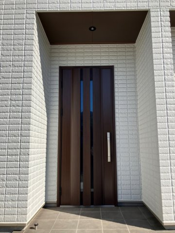 鴨川戸建のエントランス