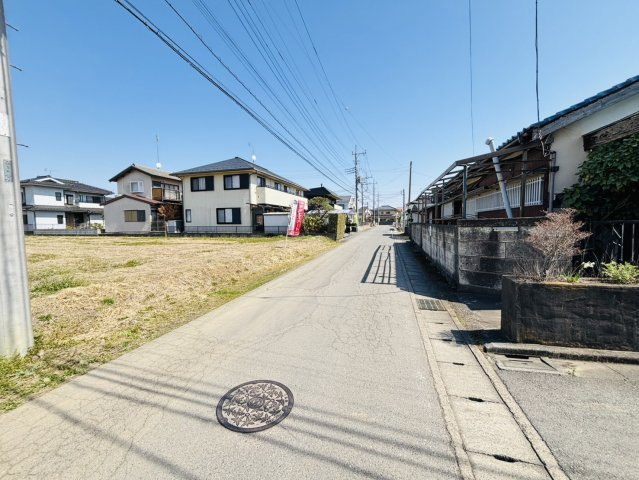 敷地面積118坪　売地　川越市石原町2丁目の前面道路含む現地写真|南側公道約５ｍ、３．５ｍ接道　現地（2026年3月）撮影
