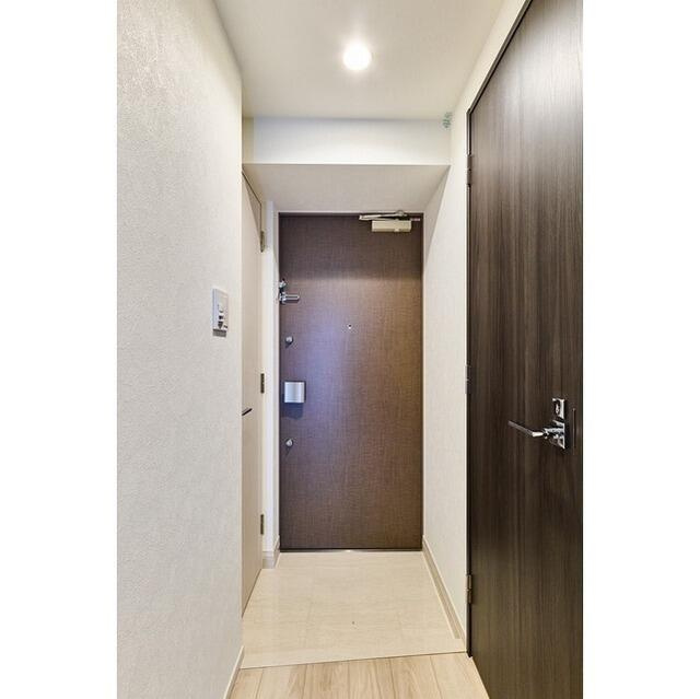 Augusta Residence 新小岩の玄関