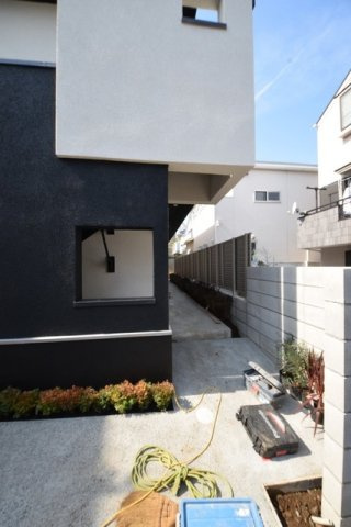 杉並区西荻北１丁目のアパートのエントランス