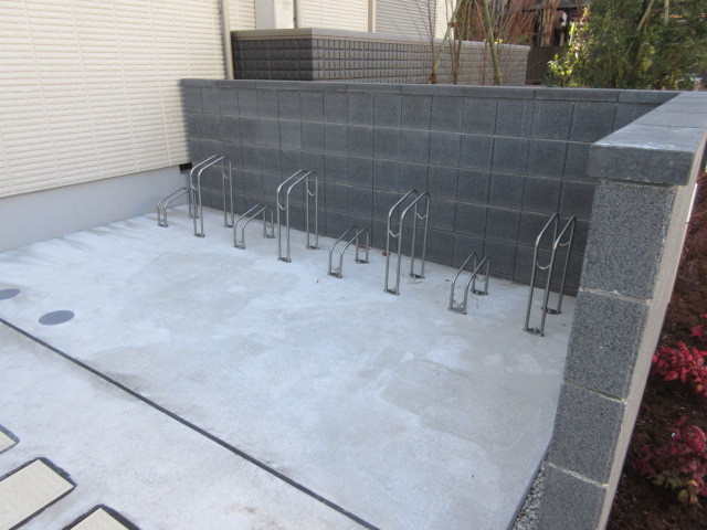 ＤＥＬ ＣＯＲＡＧＧＩＯの駐車場|★自転車置場★