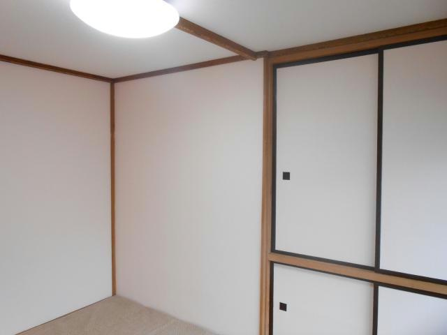 カネ山ハイツB（光和）の居間・リビング