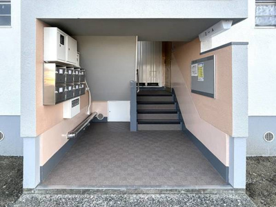 【エントランス】 | ビレッジハウス平生第二2号棟 | ゆとりのあるエントランスです