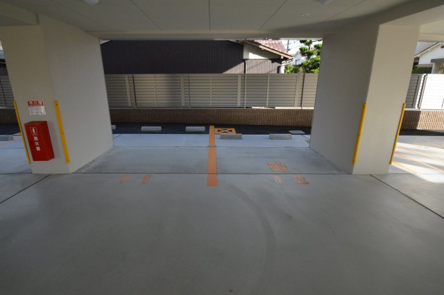 Maison Akashiの駐車場