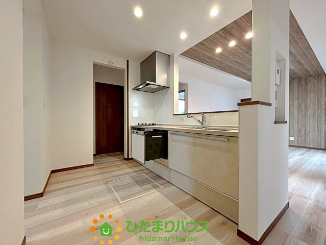 ワイウッドコート加須市多門寺第11期　新築一戸建て　03のキッチン