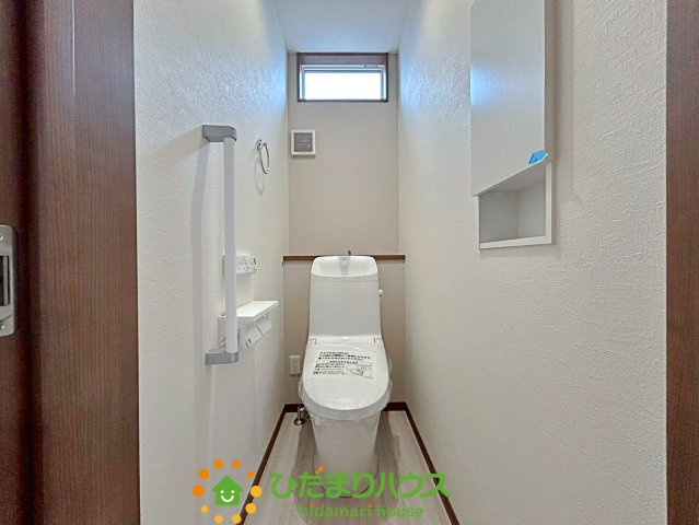 ワイウッドコート加須市多門寺第11期　新築一戸建て　03のトイレ