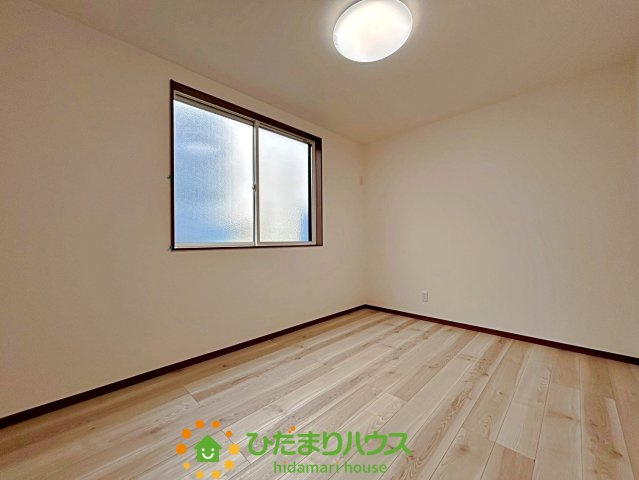 ワイウッドコート加須市多門寺第11期　新築一戸建て　03の洋室