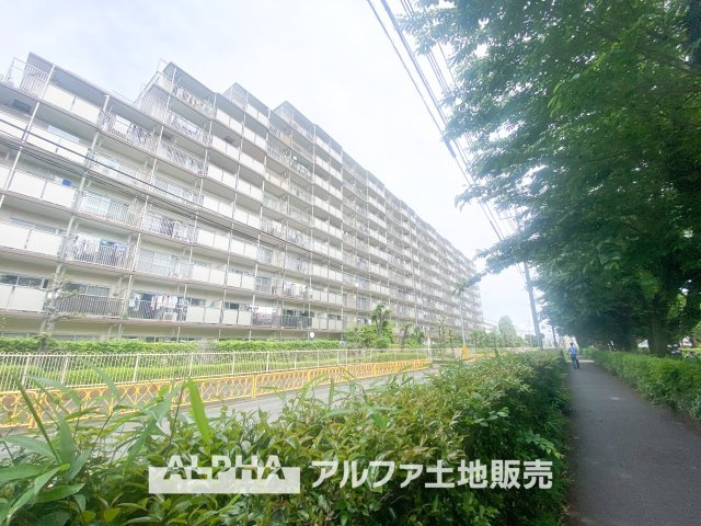 メゾンエクレーレニュー昭島の外観