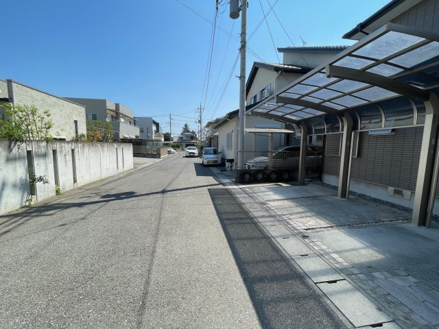 藤岡市藤岡　中古1580の前面道路含む現地写真