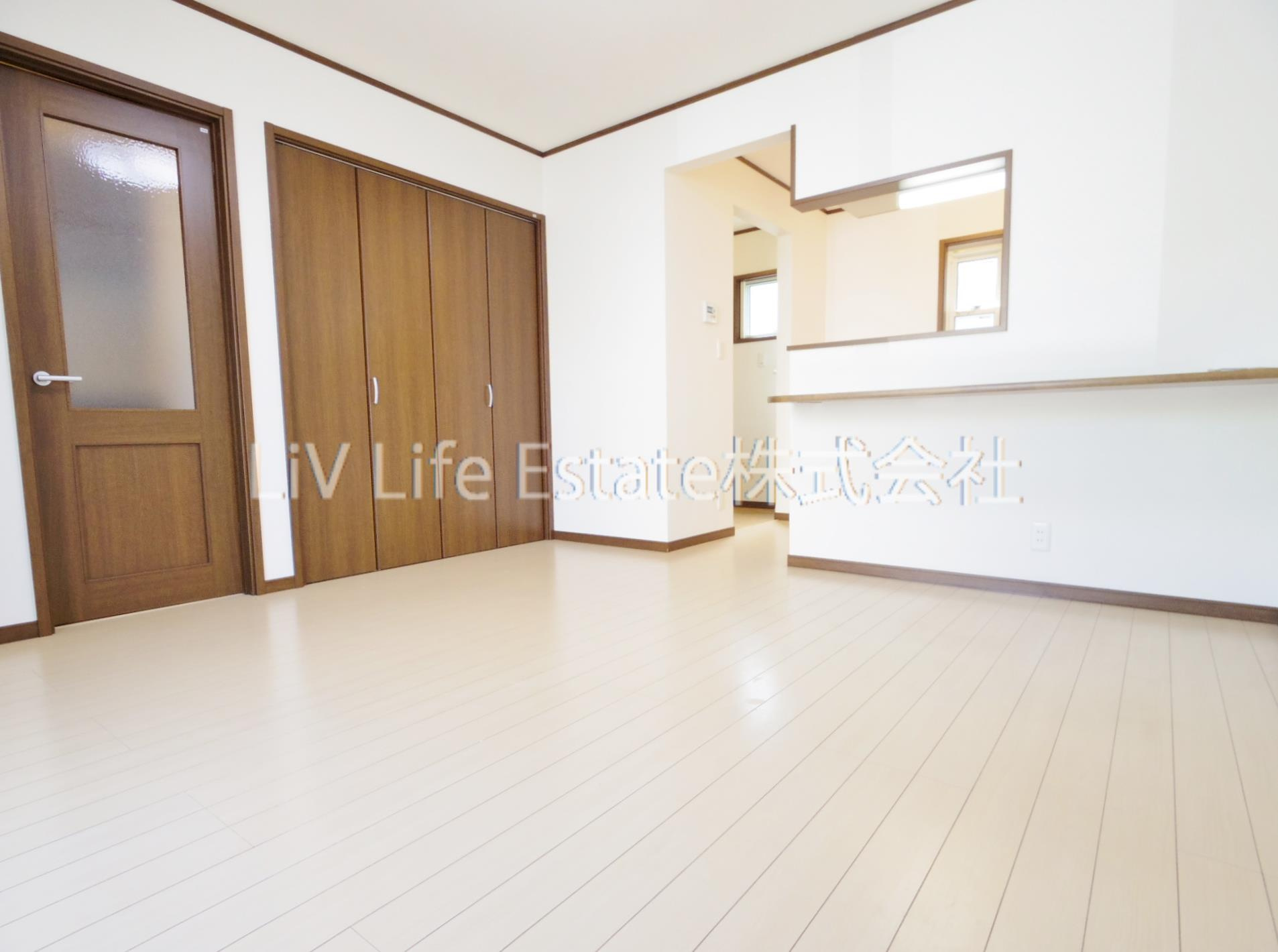 ビガライトビレッジIIの居間・リビング