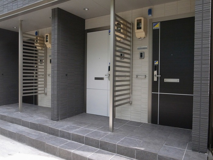 フローラ　Ａ棟　　 刈谷市近郊の賃貸はクラスホームのエントランス