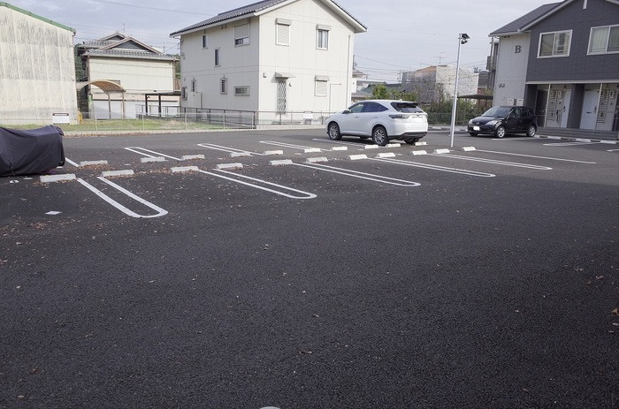 フローラ　Ａ棟　　 刈谷市近郊の賃貸はクラスホームの駐車場