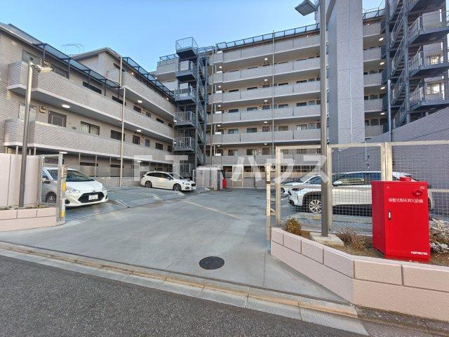 ラ・フォレ薬円台の駐車場