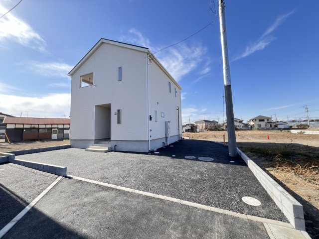 新築　藤岡市岡之郷第2　クレイドルガーデン　3号棟の外観|現地写真　完成しました！物件のご内覧等、お気軽にお問合せください♪　							
